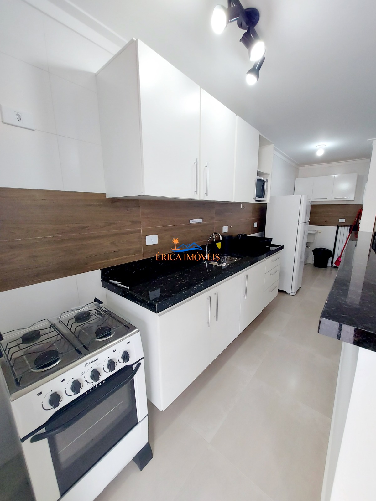 Apartamento à venda com 2 quartos, 70m² - Foto 7